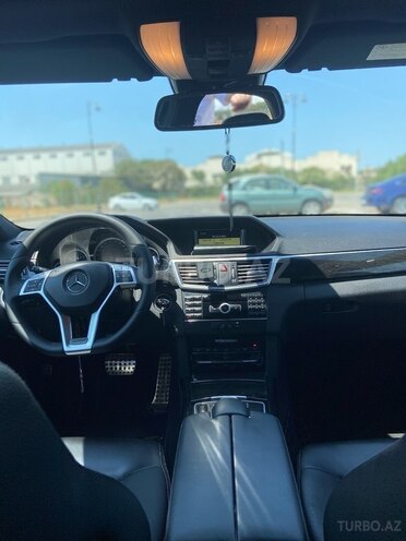 Mercedes E 220-2