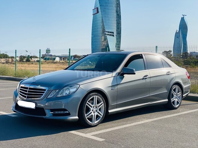 Mercedes E 220-1