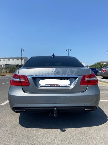 Mercedes E 220-5