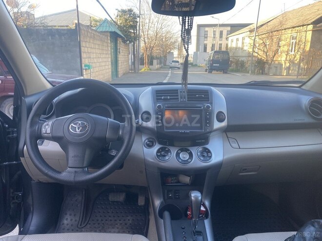 Toyota RAV4-10