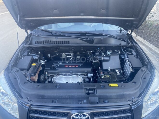 Toyota RAV4-7