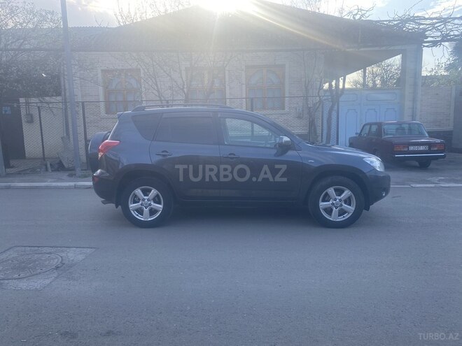 Toyota RAV4-6