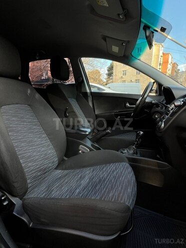 Kia Ceed-10