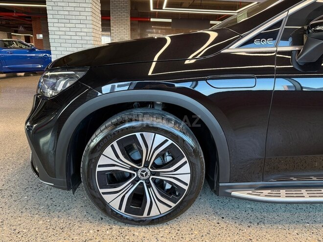 Mercedes EQE SUV-9