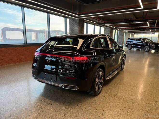 Mercedes EQE SUV-5