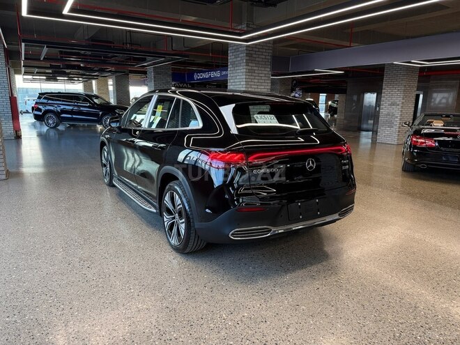 Mercedes EQE SUV-7
