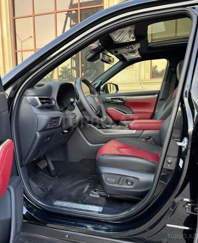 Toyota Highlander-13