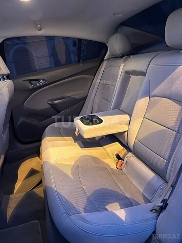 Chevrolet Cruze-13