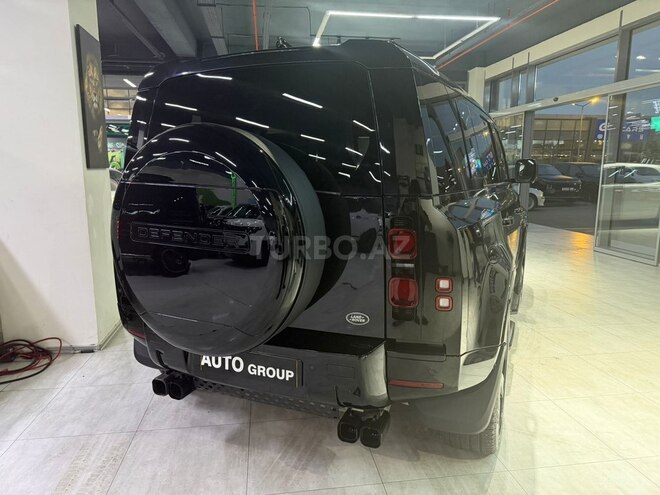 Land Rover Defender-6