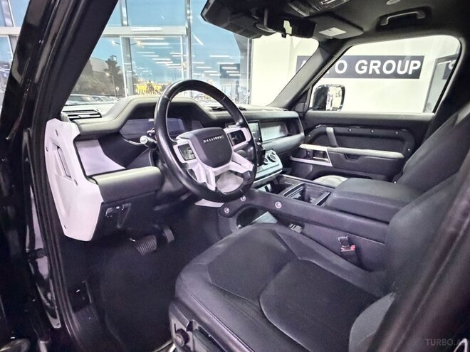 Land Rover Defender-12