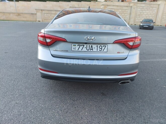 Hyundai Sonata-2