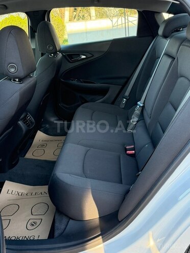 Chevrolet Malibu-8