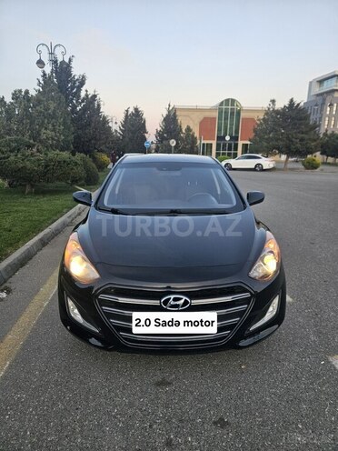 Hyundai Elantra GT-1