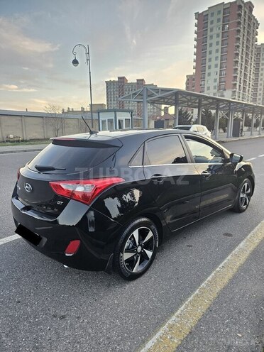 Hyundai Elantra GT-10