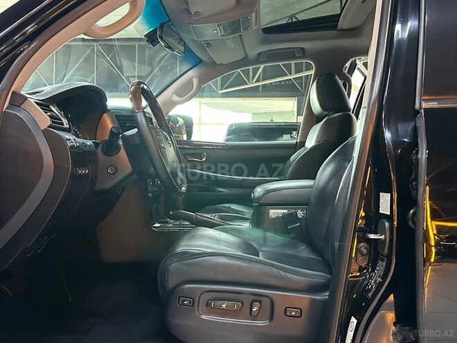 Lexus LX 570-14