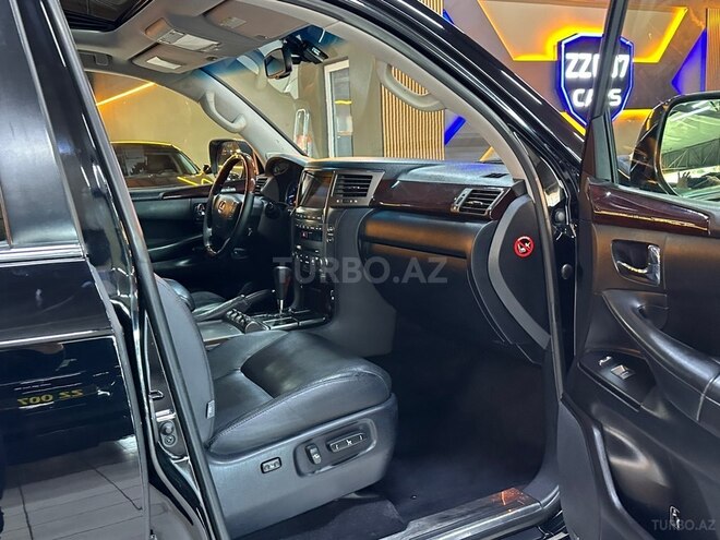 Lexus LX 570-19