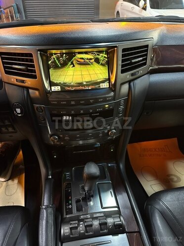 Lexus LX 570-21