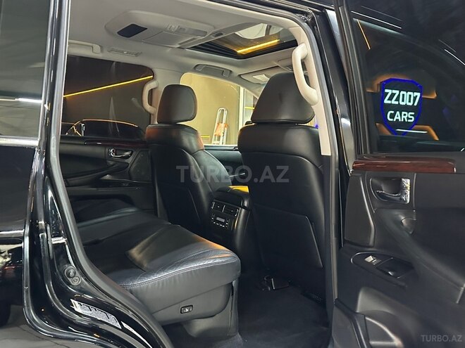 Lexus LX 570-16