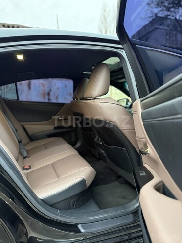 Lexus ES 300h-11