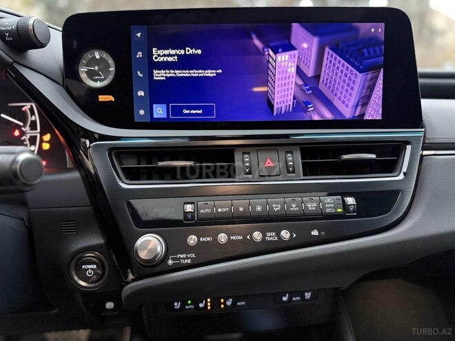 Lexus ES 300h-17