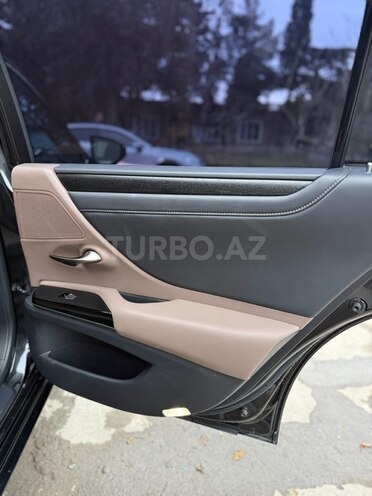 Lexus ES 300h-13