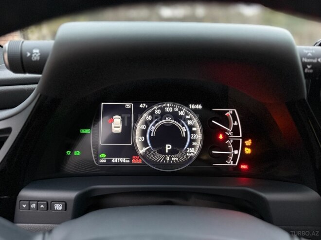 Lexus ES 300h-16