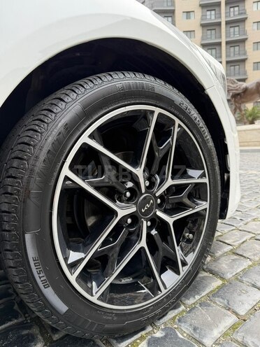 Kia K5-13