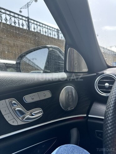 Mercedes E 300-6