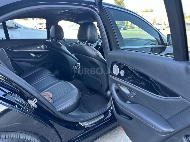 Mercedes E 300-10