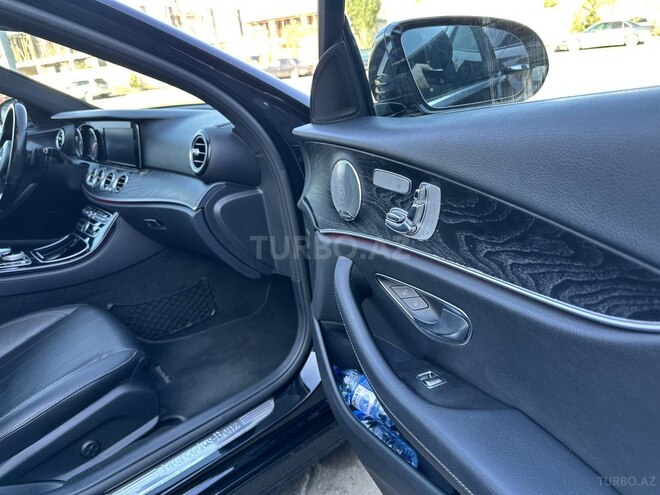Mercedes E 300-9