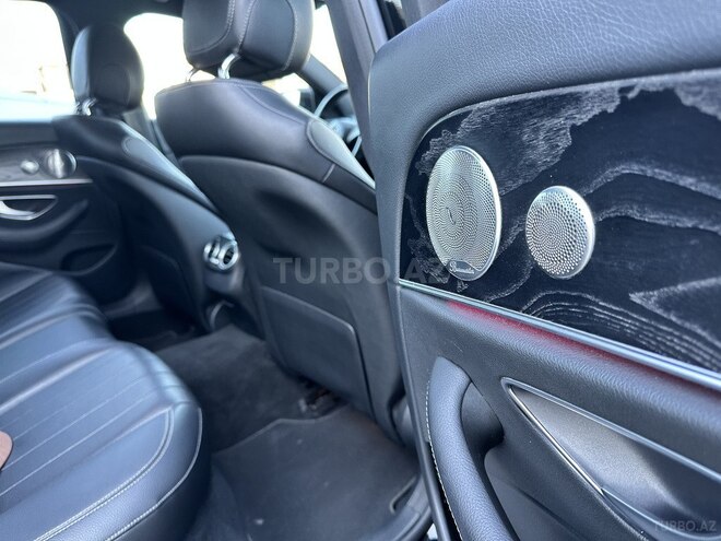 Mercedes E 300-11