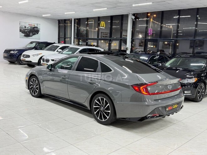 Hyundai Sonata-12