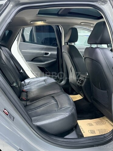 Hyundai Sonata-29