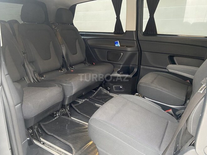 Mercedes V 220-4