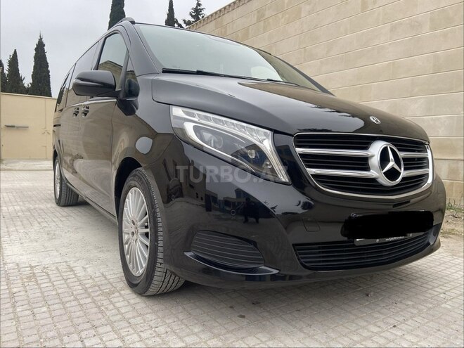 Mercedes V 220-1