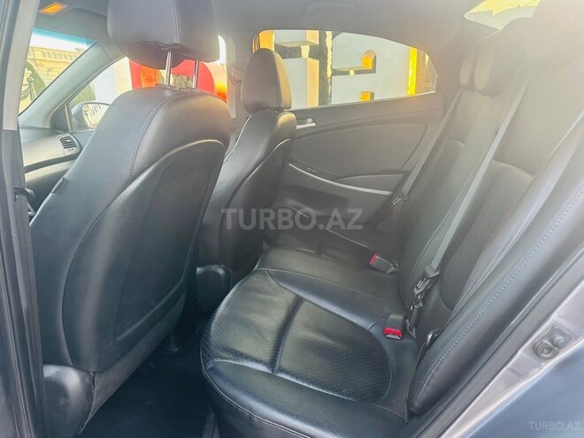 Hyundai Accent-10