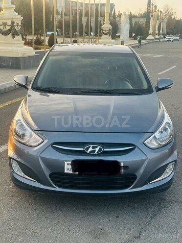 Hyundai Accent-2