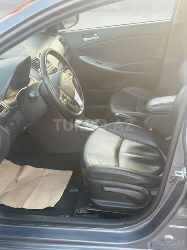 Hyundai Accent-8