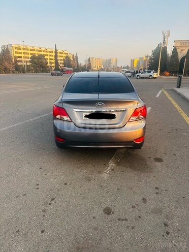 Hyundai Accent-6