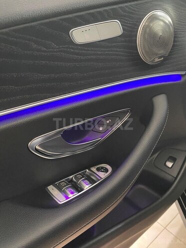 Mercedes E 200-13