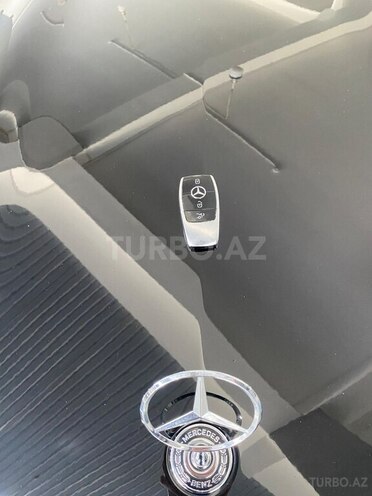 Mercedes E 200-10