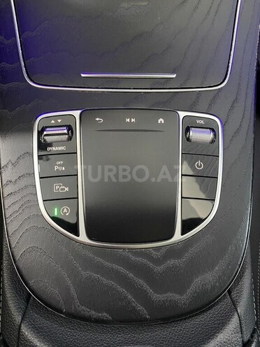 Mercedes E 200-21