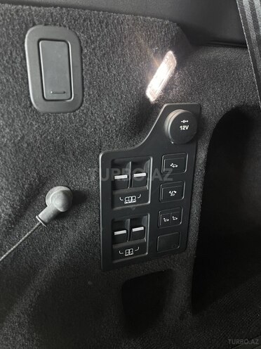 Land Rover Discovery-16