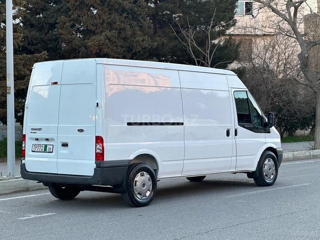 Ford Transit-5
