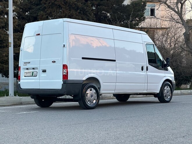 Ford Transit-6