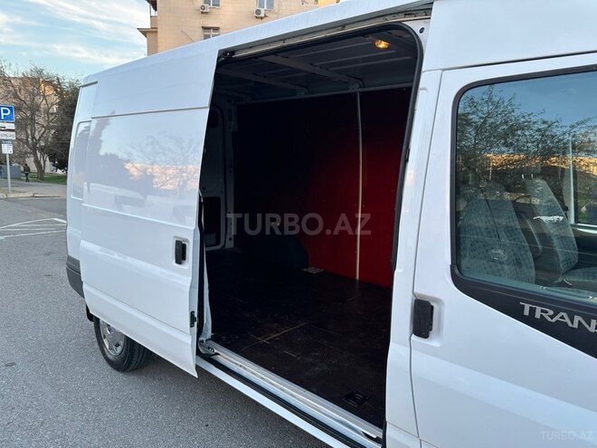 Ford Transit-8