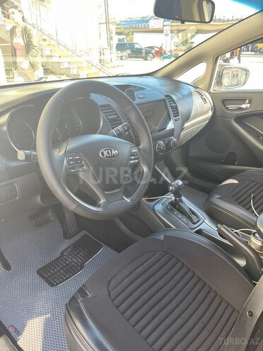 Kia Cerato-5