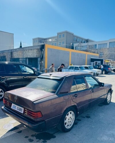 Mercedes 190-4