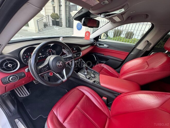 Alfa Romeo Giulia 2017, 130,000 km - 2.0 l - Bakı