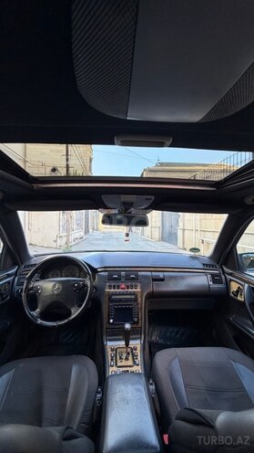 Mercedes E 320-3